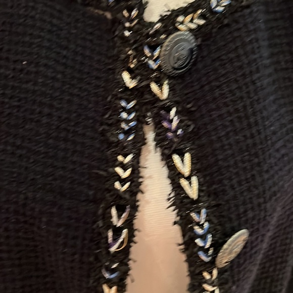 CHANEL Tweed JACKET SIZE 42 Navy with Silver Gold Blue thread - Picture 9 of 9